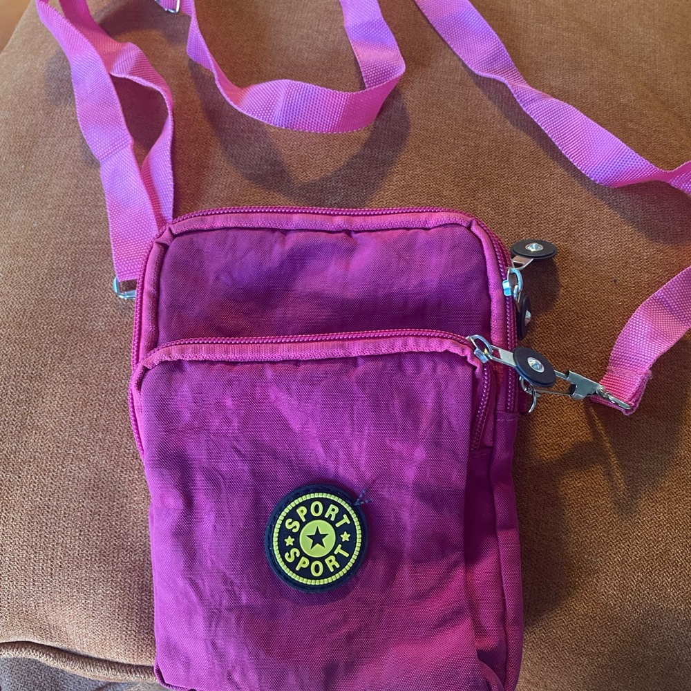 Darc Sport Vibrant Fusia pink  Kids Crossbody Bag